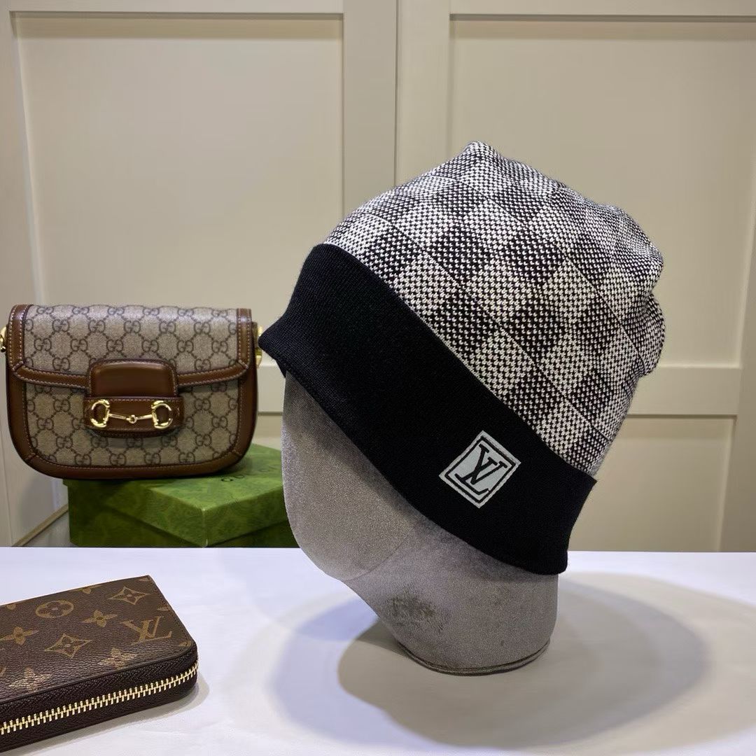 M1R86E68 Fashion hats