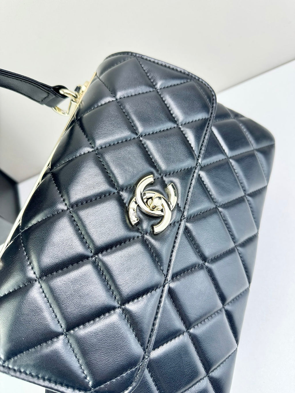 B1X76C8  Popular leather bag