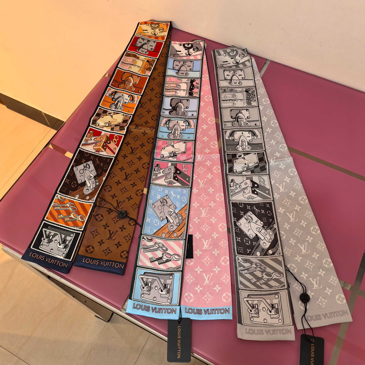 W1N86E5 Fashion Silk Scarve