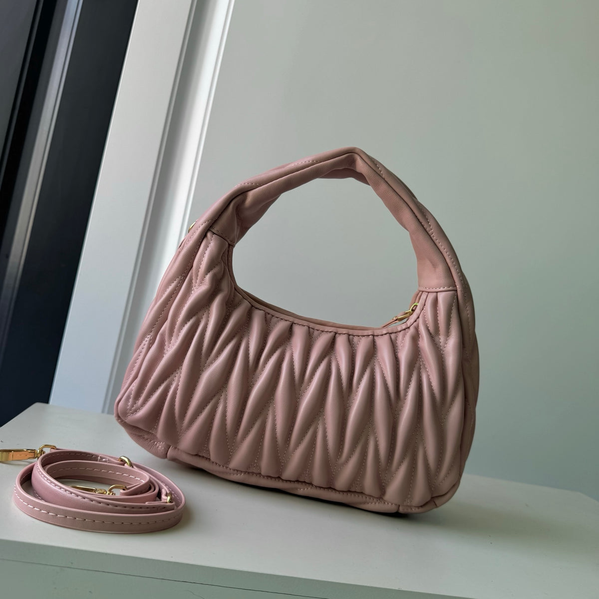 B1P46A121 Popular leather bag（29x24x10cm）