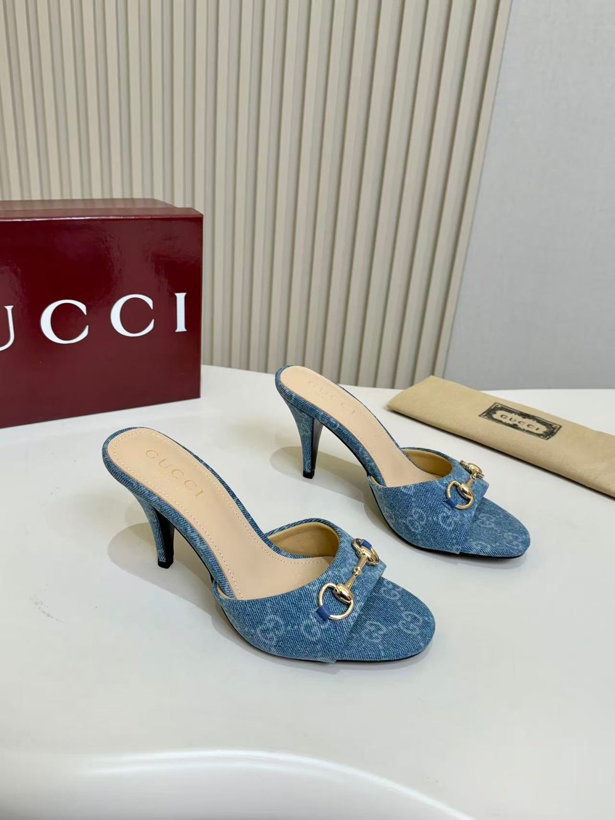 Z2R76B30 Popular high-quality  canvas shoes