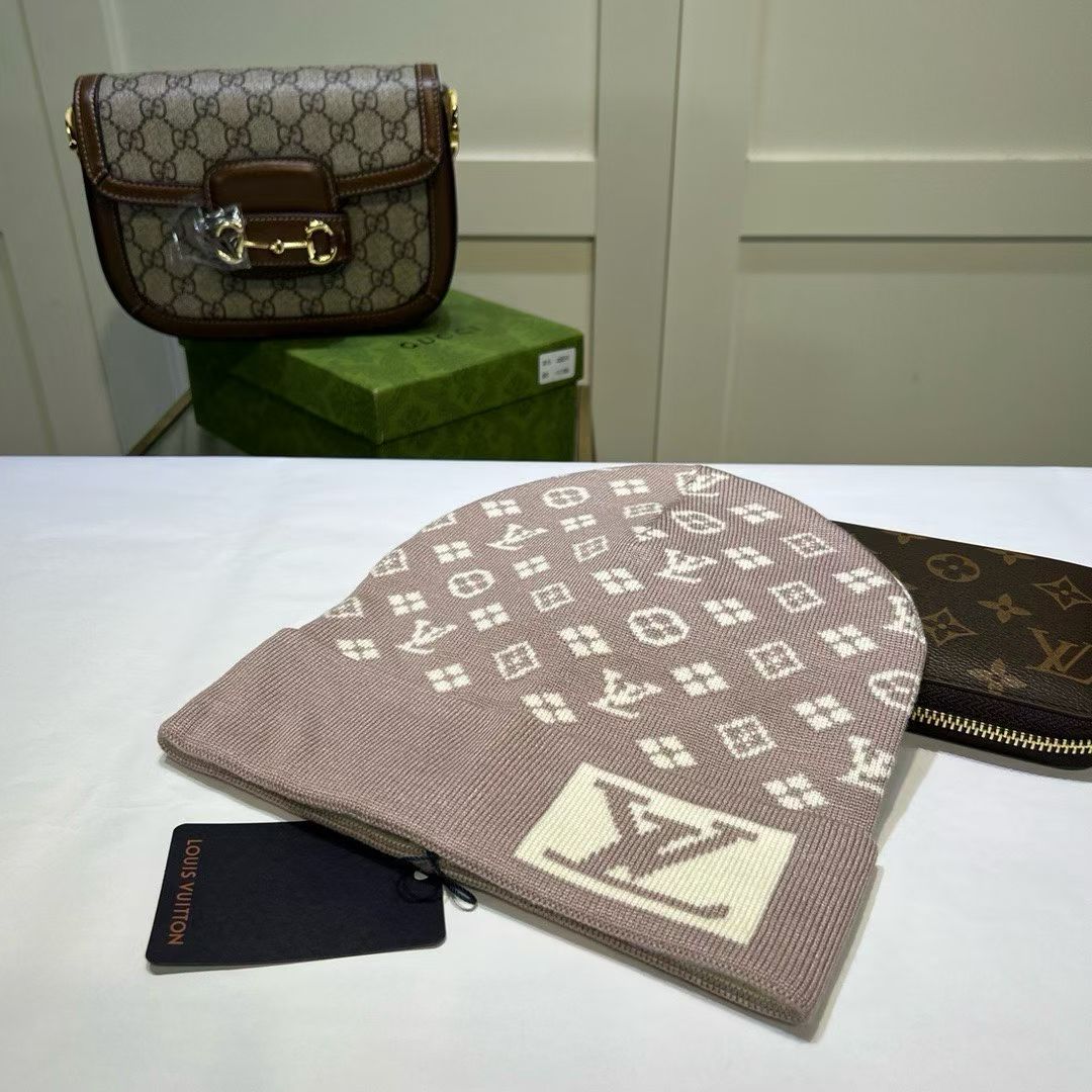 M1R86E53 Fashion hats
