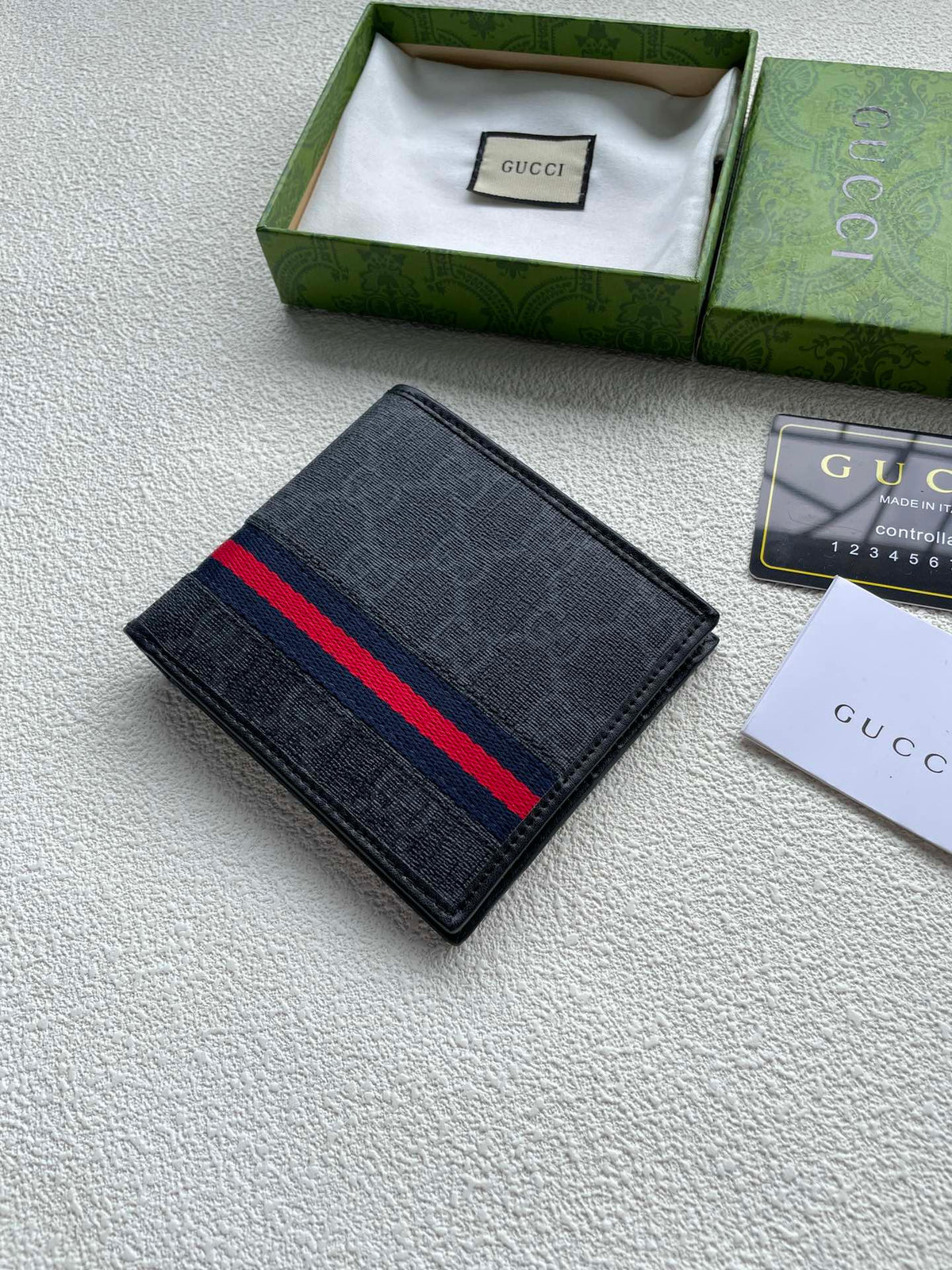 B1X56B9 Popular leather wallets ( with full packaging )