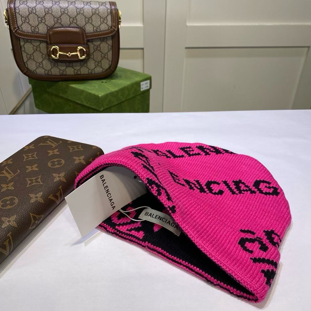 M1R86J97 Fashion hats