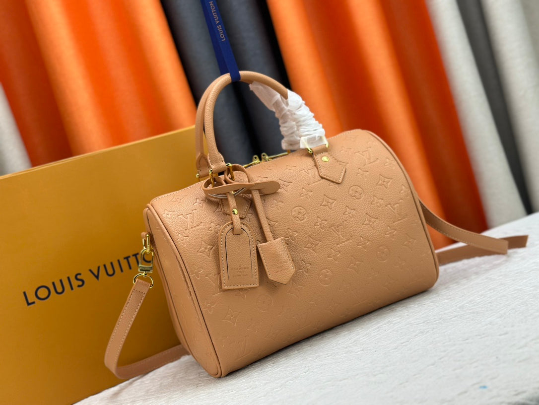 156XE29B Popular leather bag