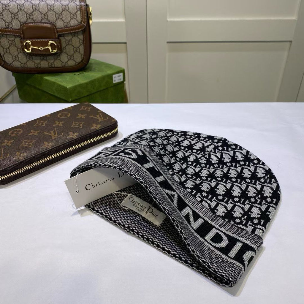 M1R86D71 Fashion hats