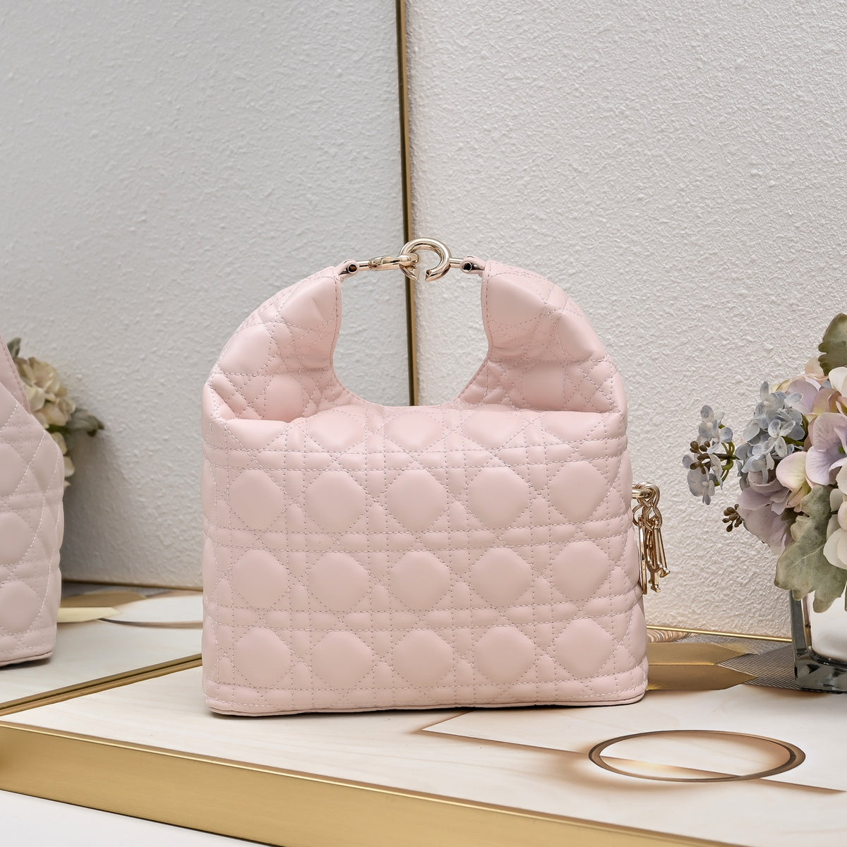 B1N96D35 Popular leather bag