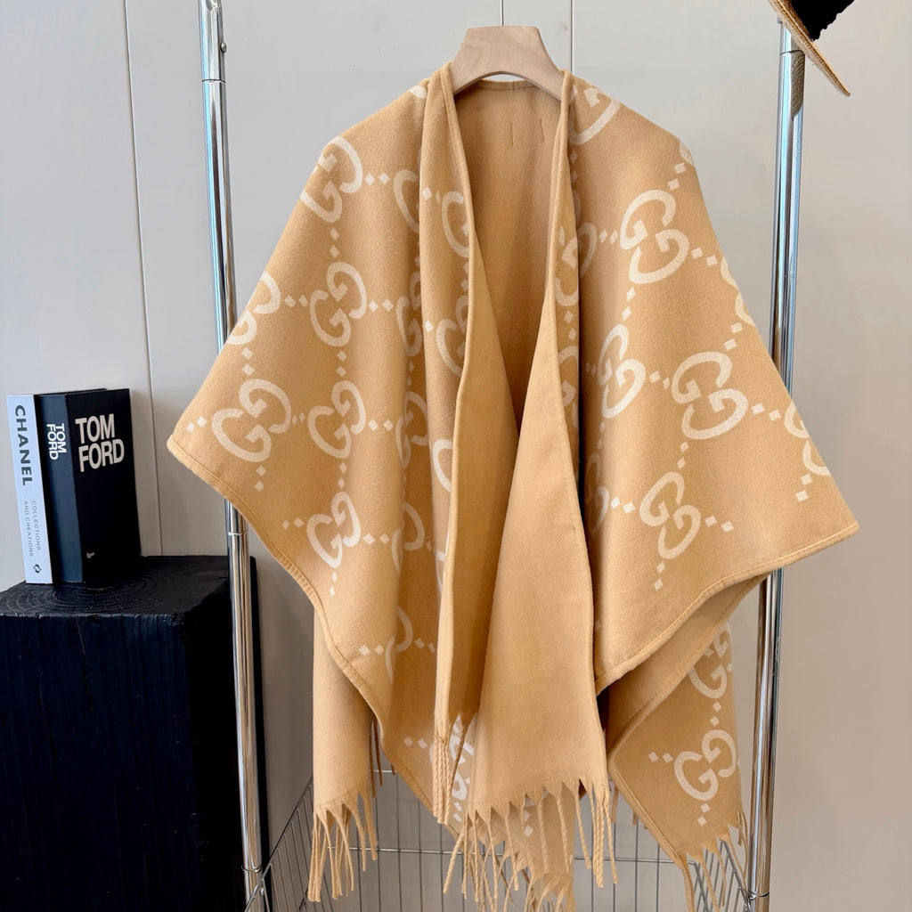 W1R86B58 Fashion cape