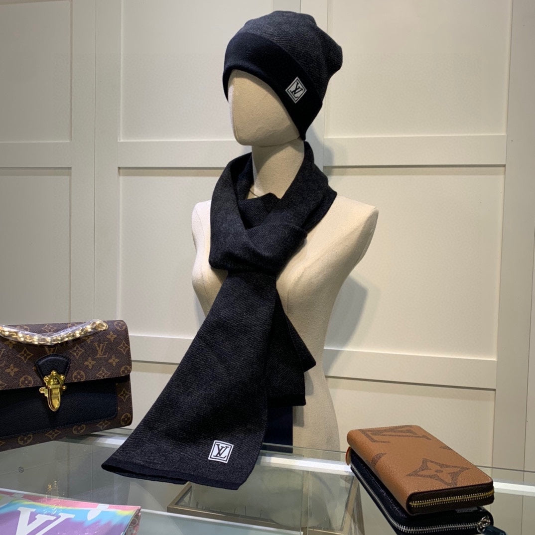M1R96E22 Fashion Hat and scarf set