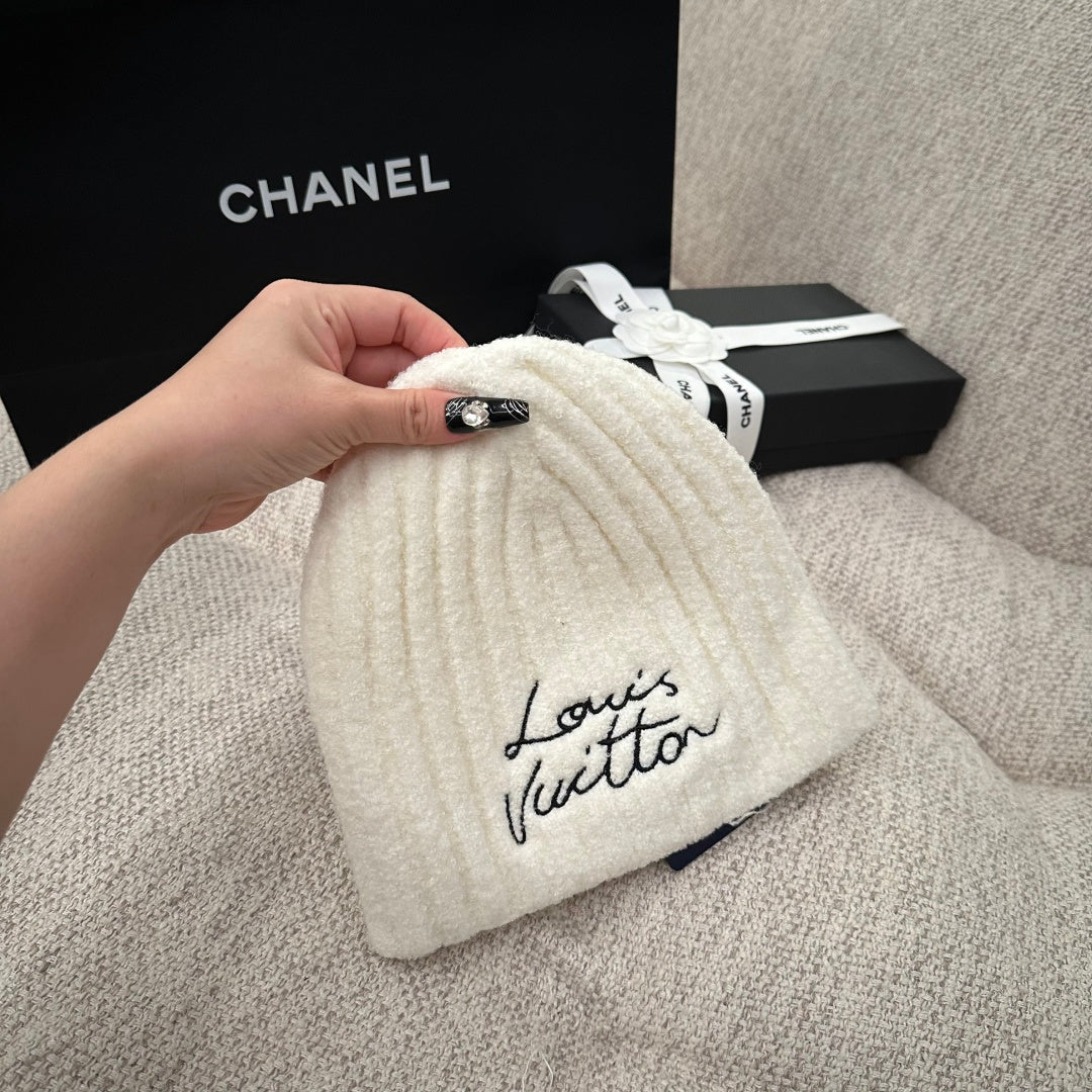 M1R86E13 Fashion hats
