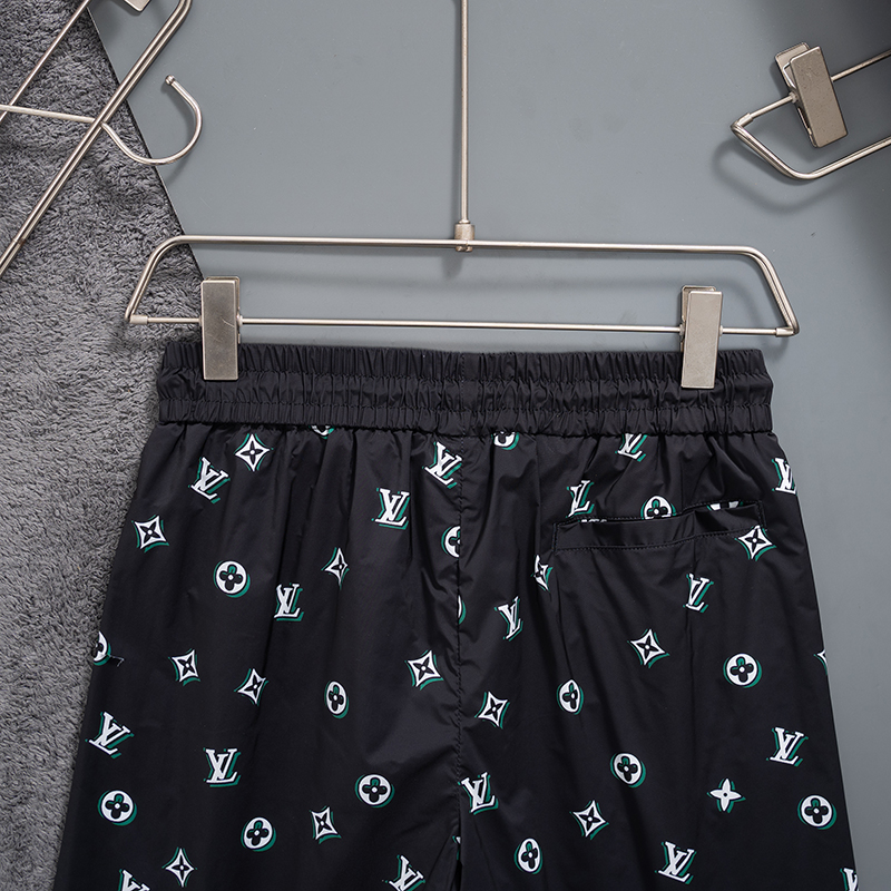 U1N36E21 Popular shorts