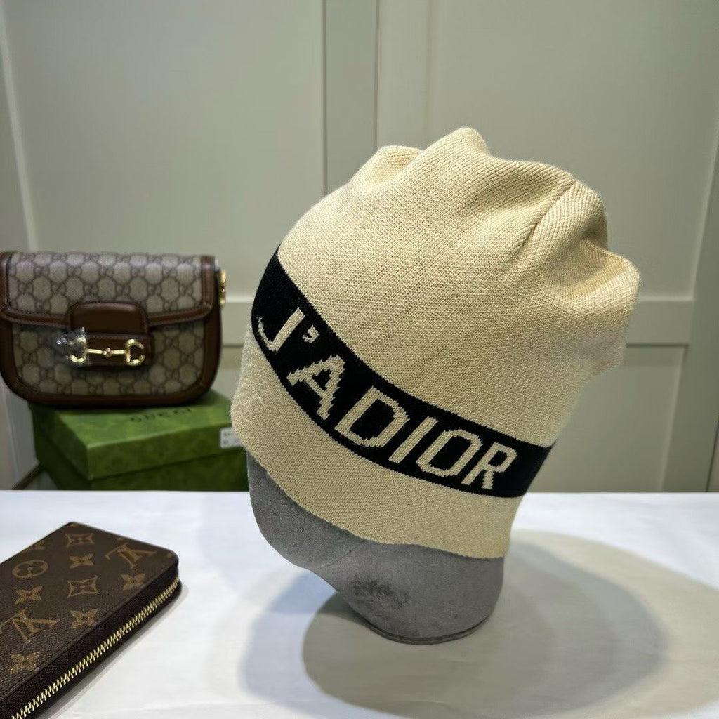 M1R86D100 Fashion hats