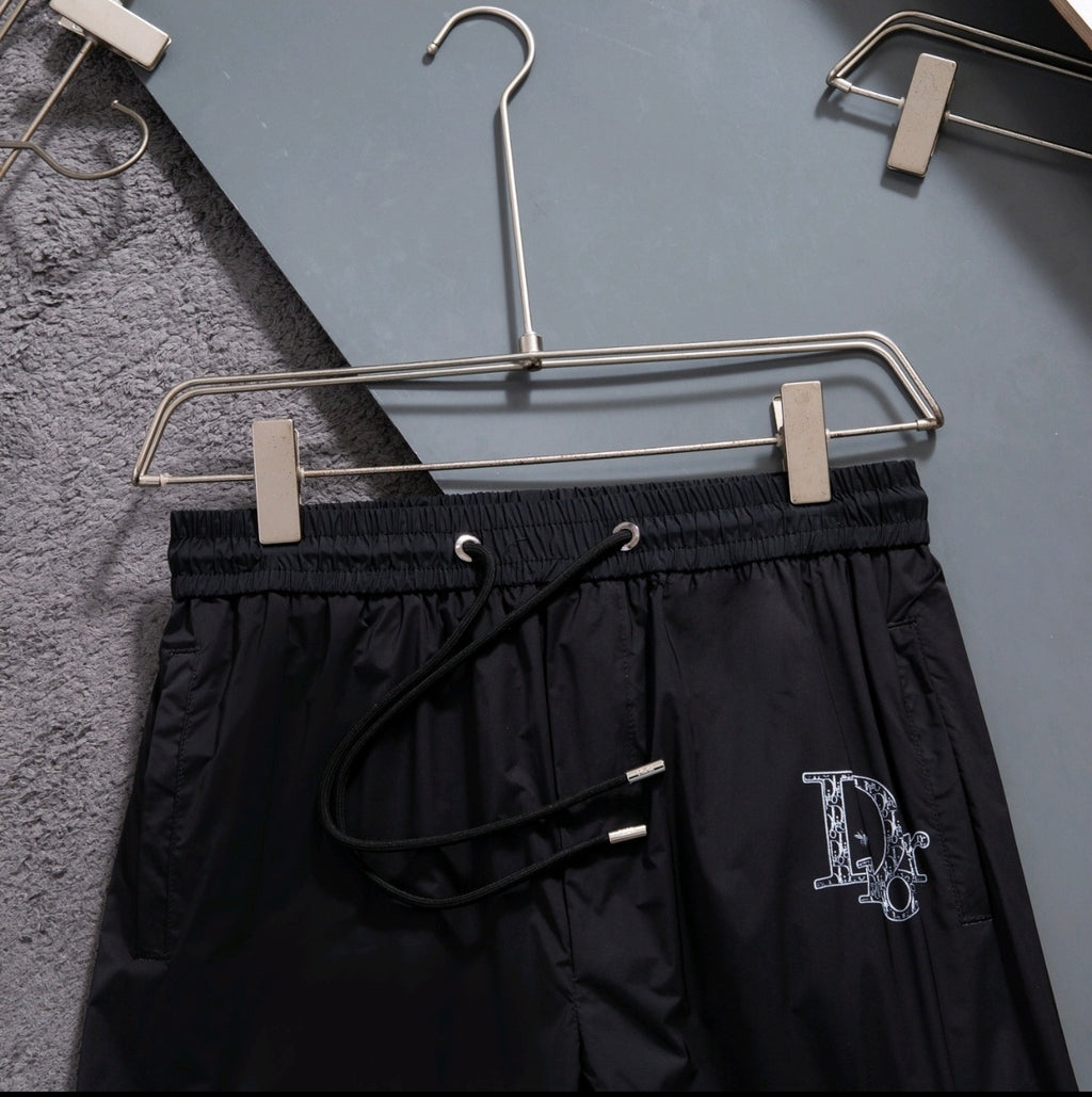 U1N36D22 Popular shorts