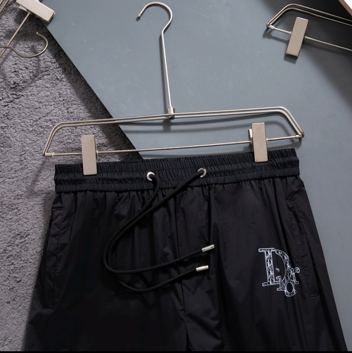 U1N36D22 Popular shorts