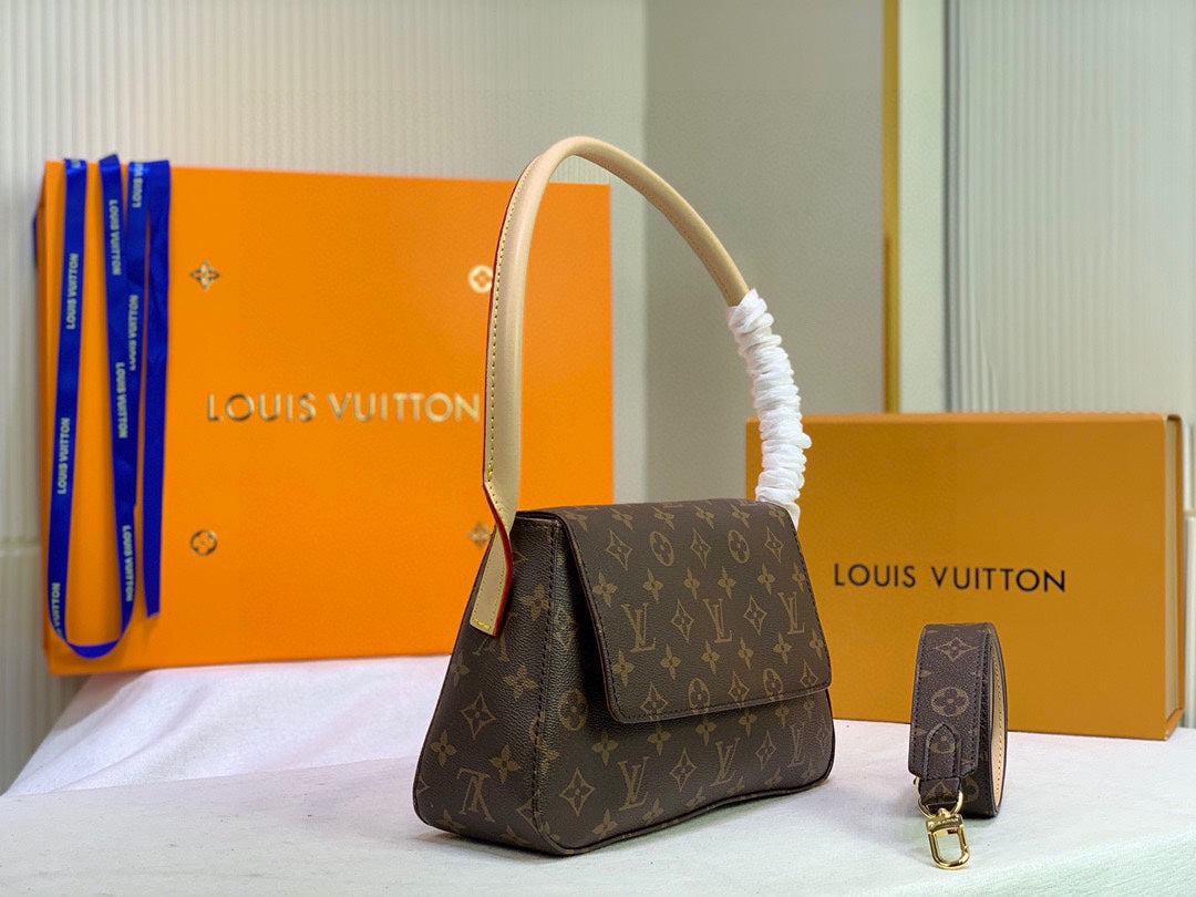 B1X66E12 Fashion high-quality leather bag