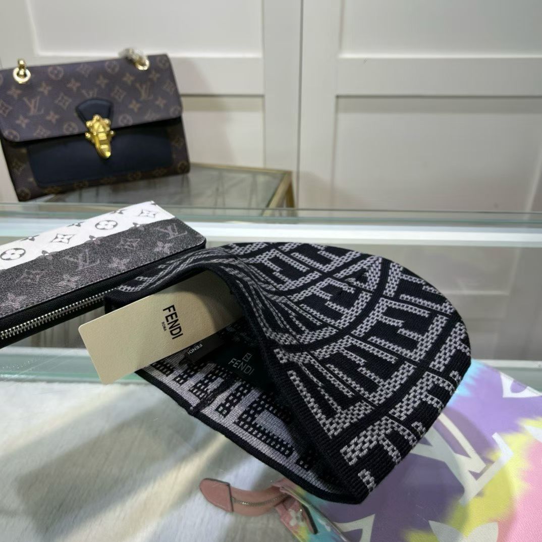 M1R86F31 Fashion hats