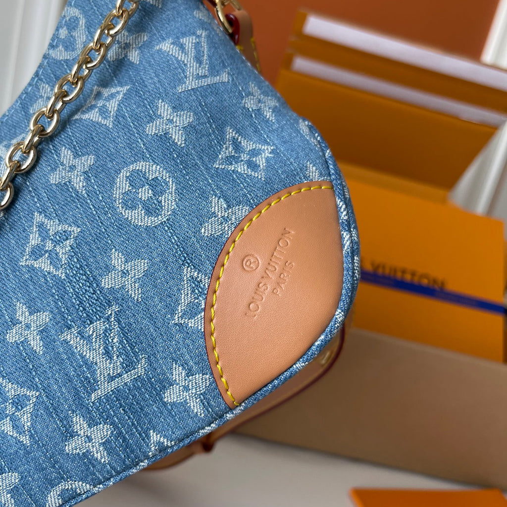 B1R76E04 Fashion bag
