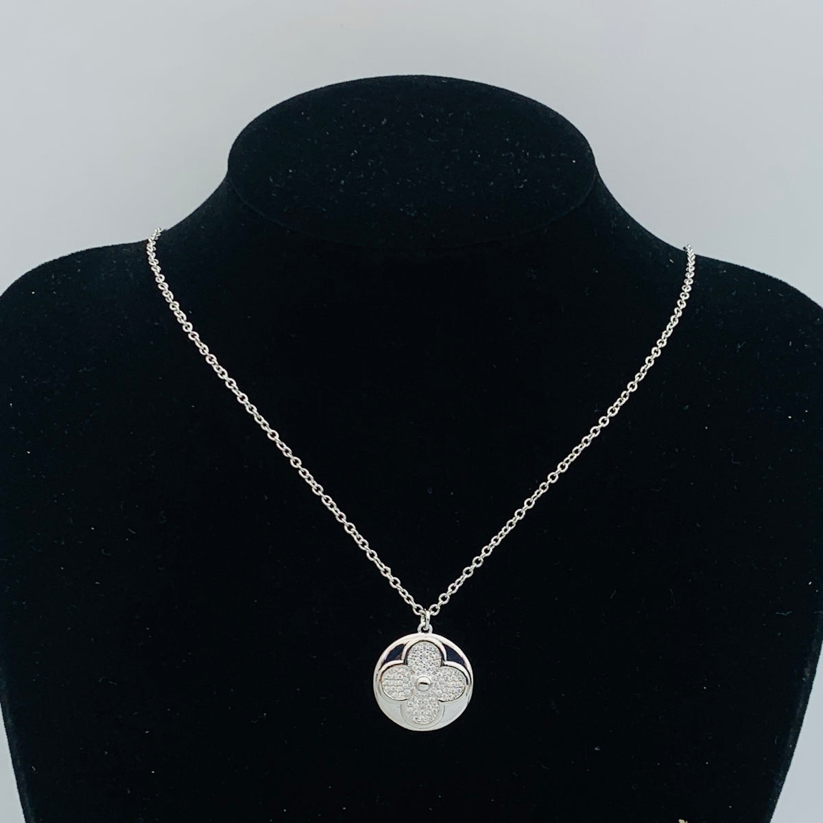 15QE51X Popular Necklace