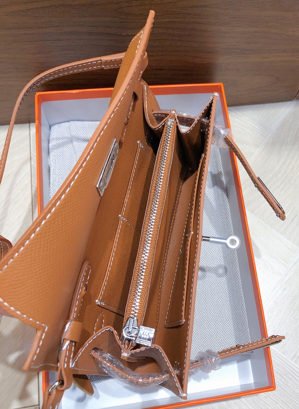 B1X66H10 Fashion high-quality leather bag