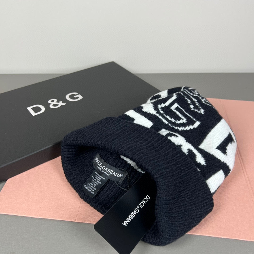M1R96A18 Fashion hats