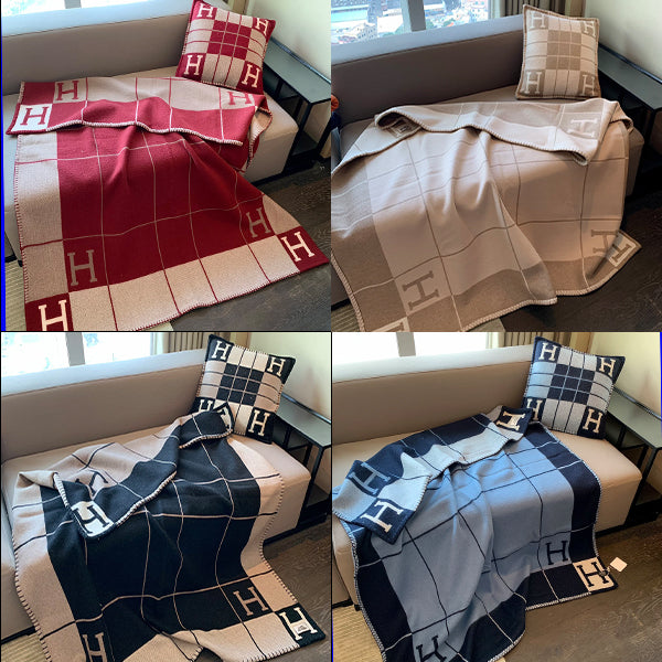 W1R86H105 Fashion blankets, throw pillow