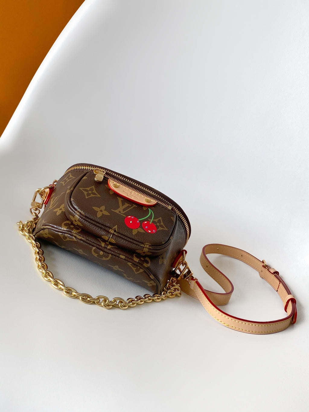 15RE37B  Popular  leather bag
