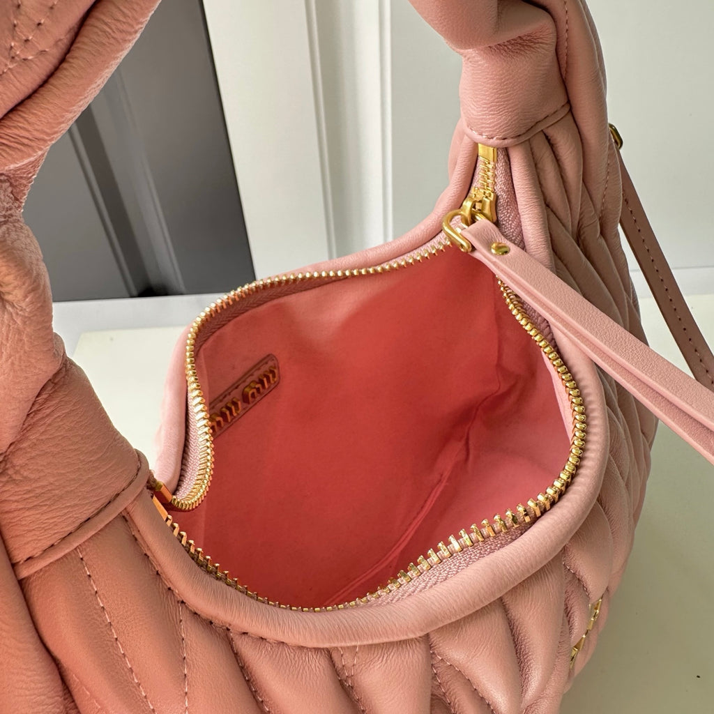 146PA122B Popular leather bag（29x24x10cm）