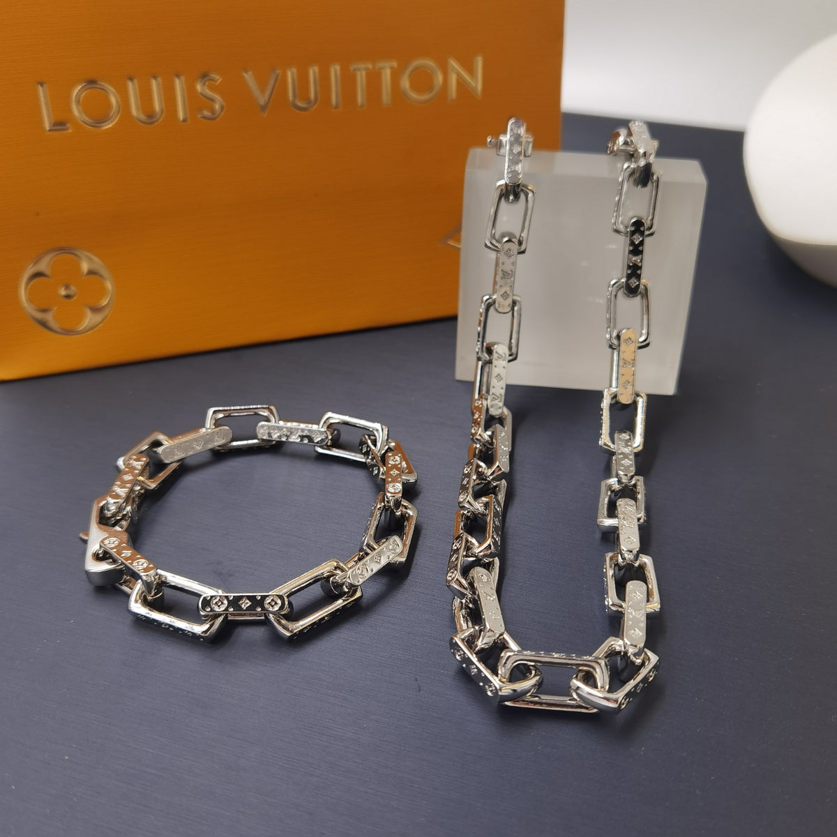 1YE352X  Popular   Bracelets Necklaces