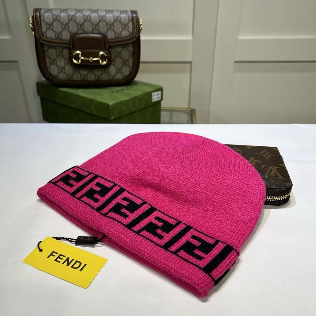 M1R86F44 Fashion hats