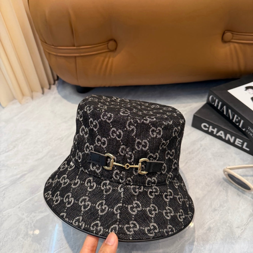 M1N76B4 Fashion hats