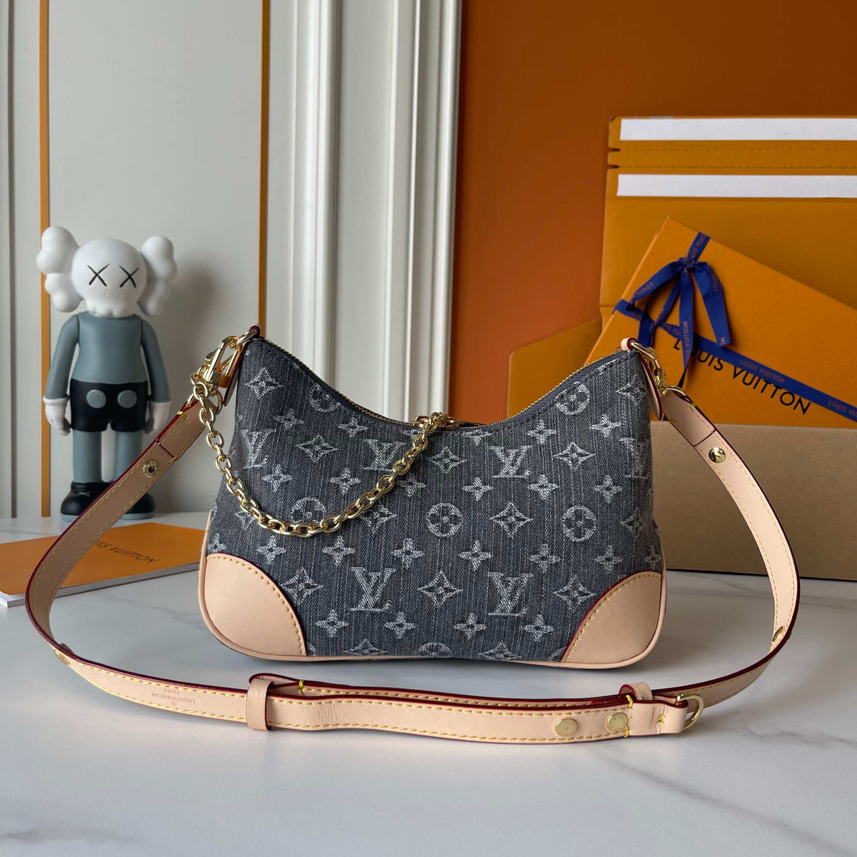 B1R76E04 Fashion bag