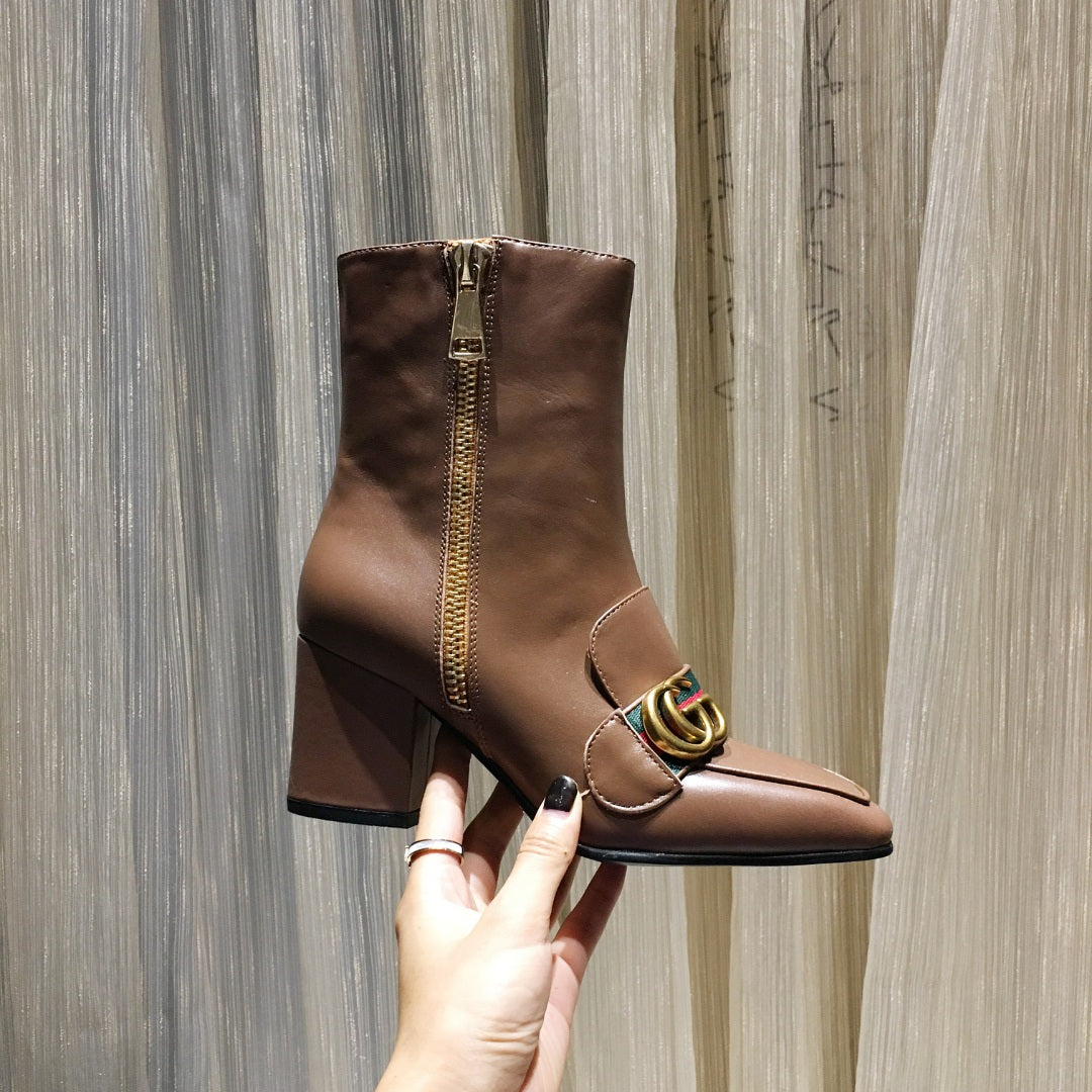 Z2P96B24 Popular high-quality shoes
