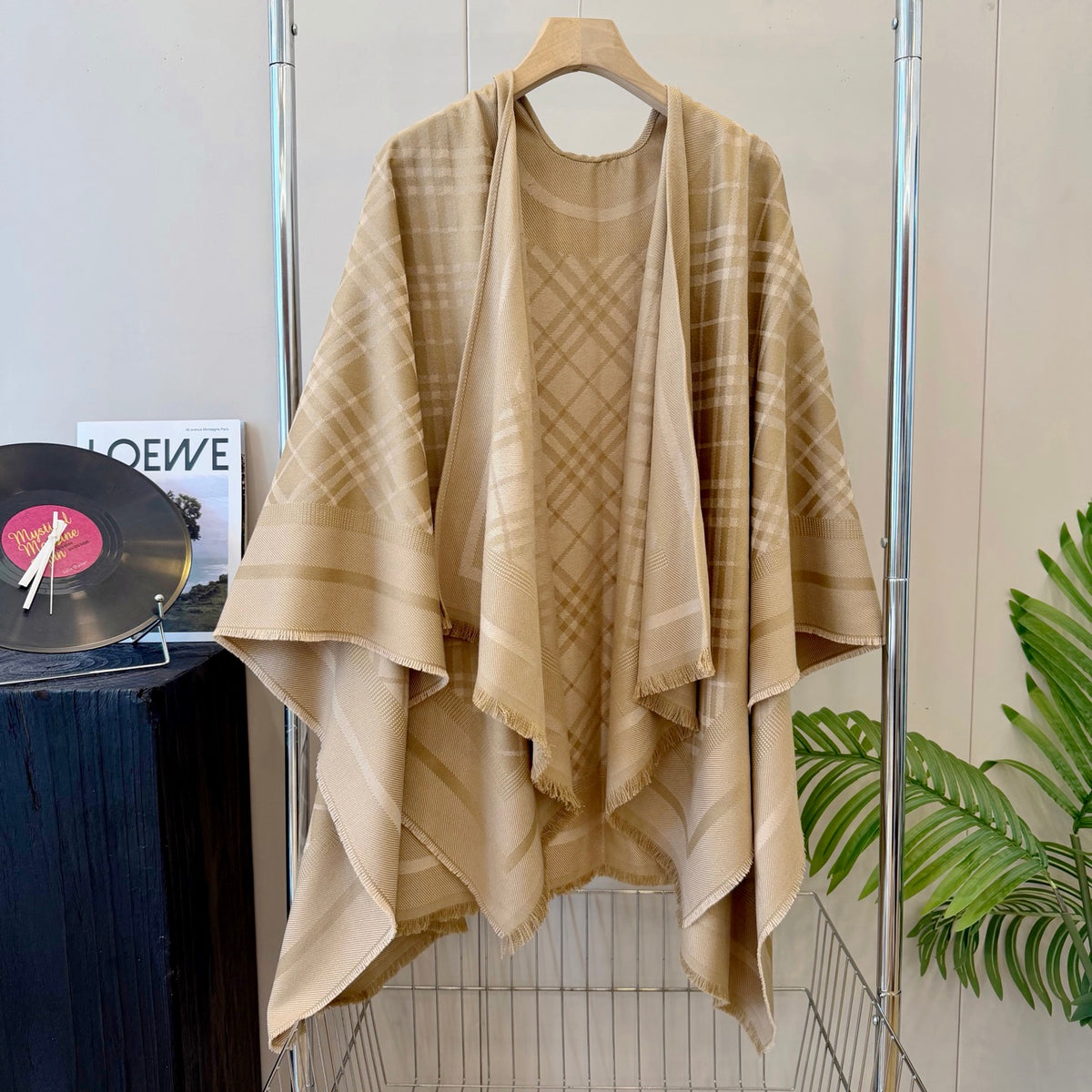 W1R96R85 Popular cape
