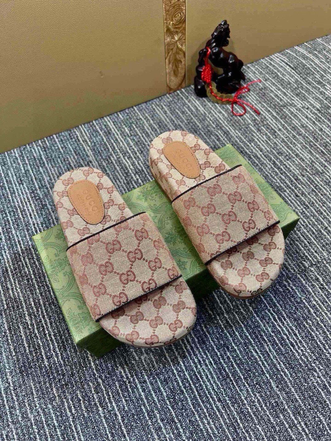 Z5R76B2 Popular Slippers