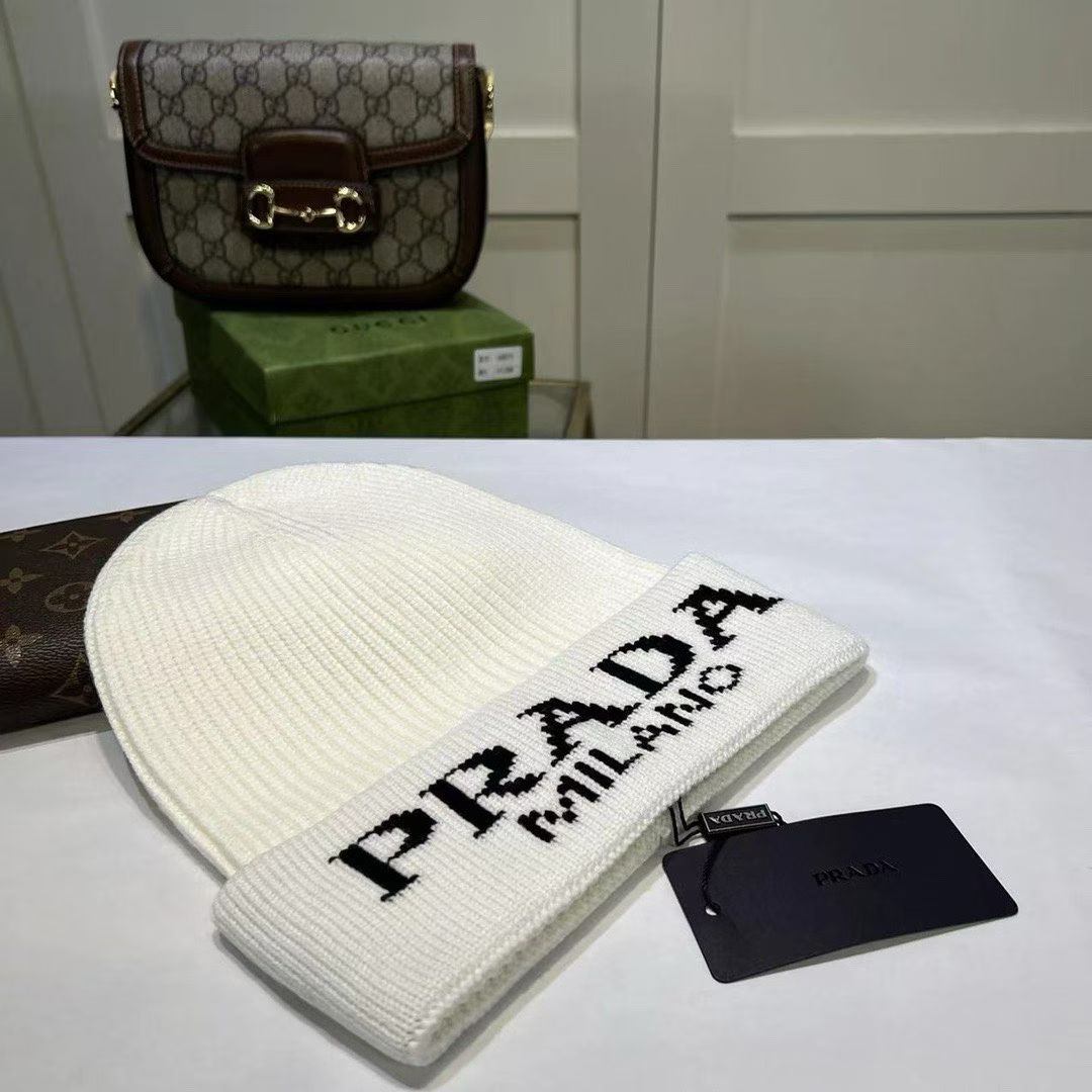 M1R86P82 Fashion hats