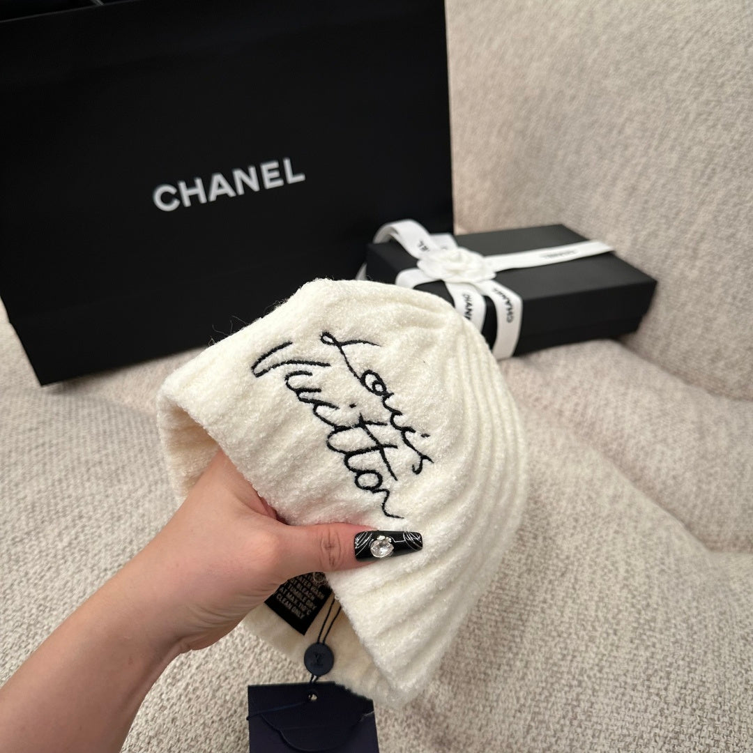 M1R86E13 Fashion hats