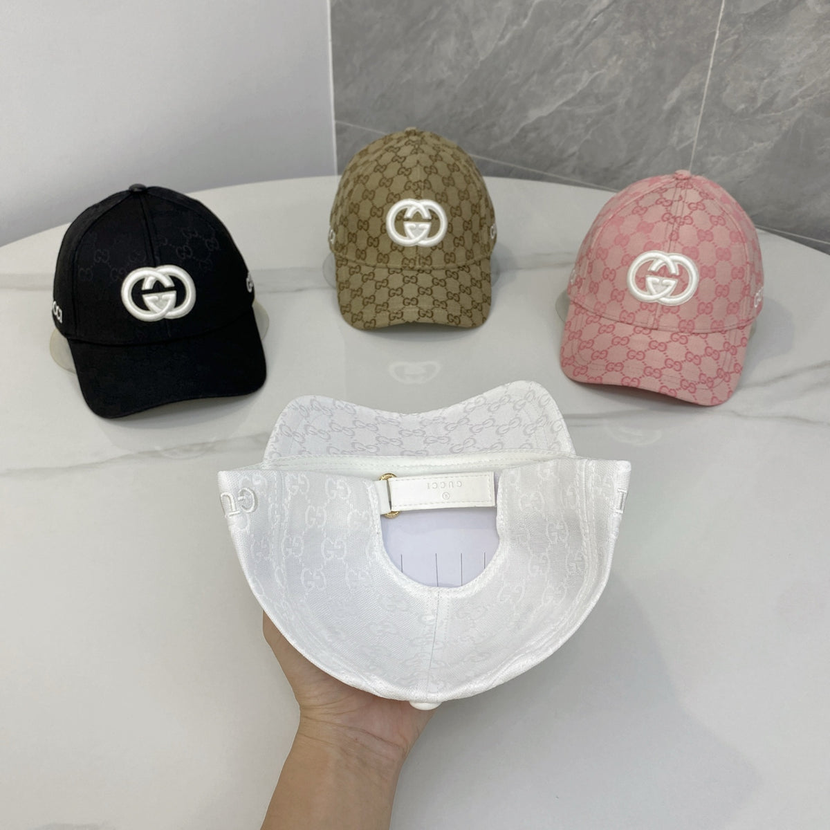 M1R86B106 Fashion hats