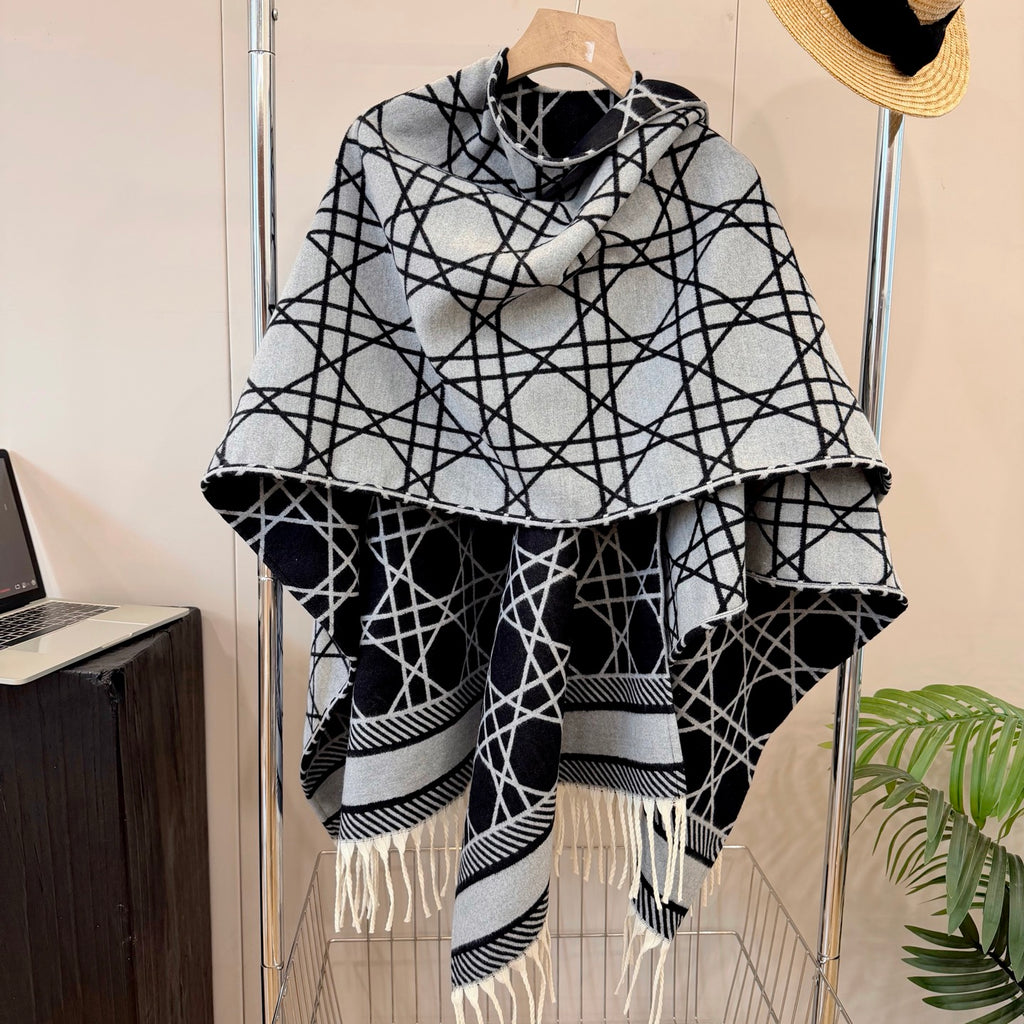 W1R86D66 Fashion cape
