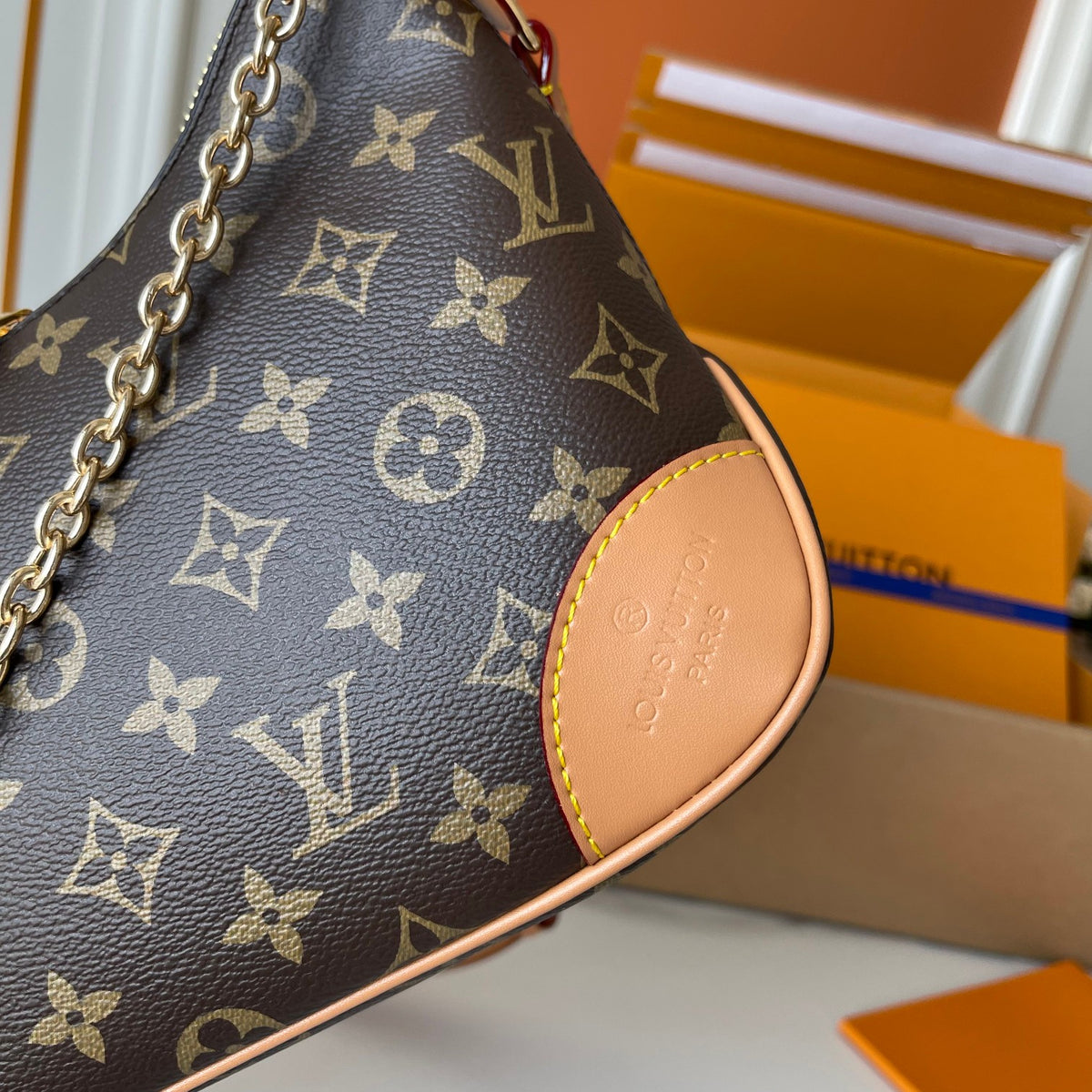 B1R76E04 Fashion bag