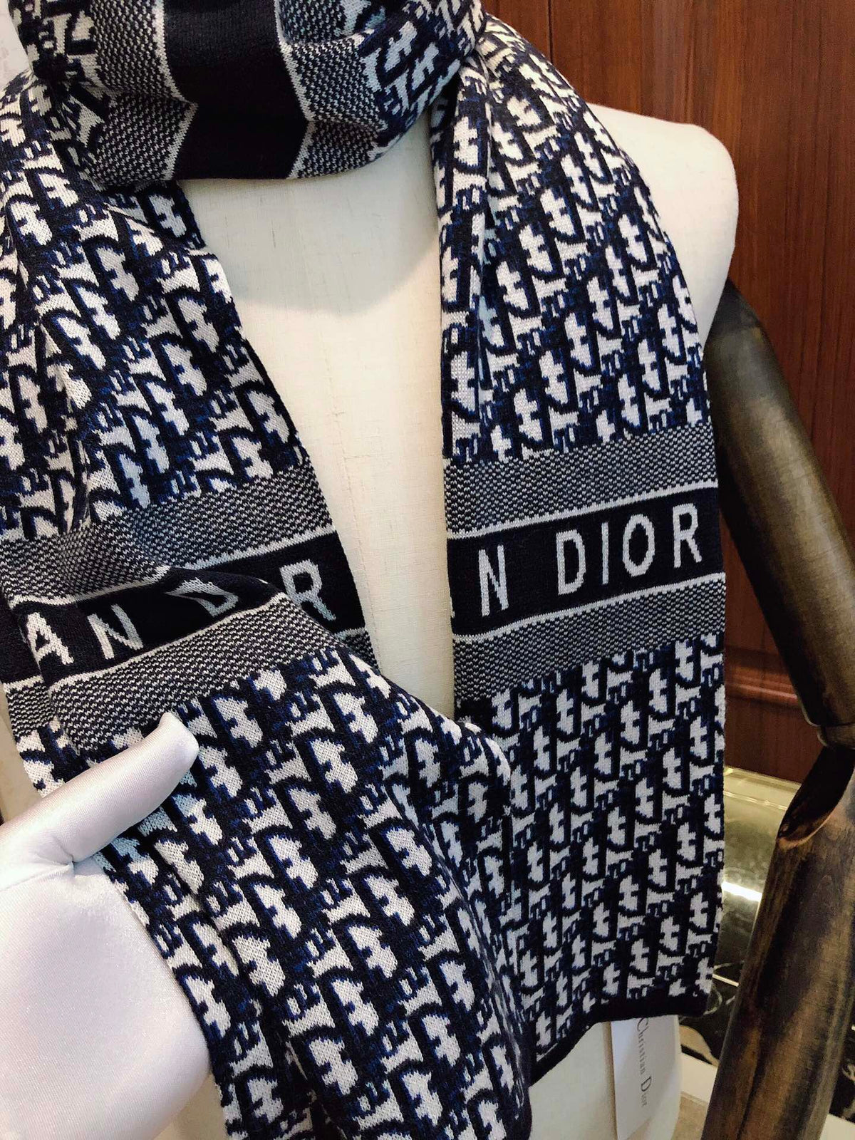 W1R96D11 Popular Winter Scarves