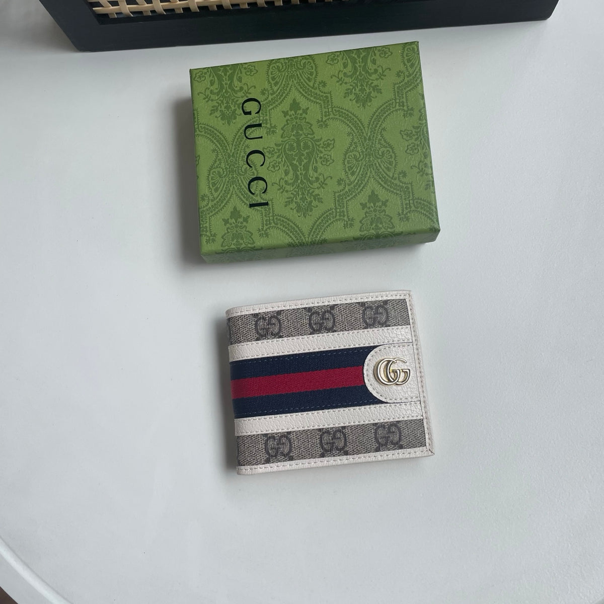 146XB7B Popular leather wallets ( with full packaging )