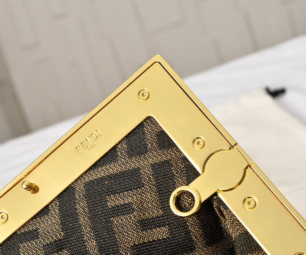 146NF8B Popular leather bag