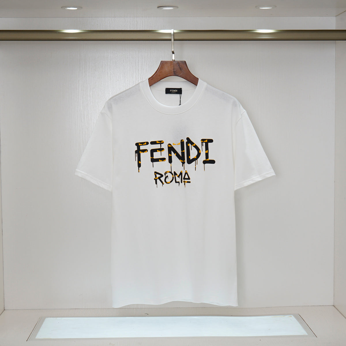 U1R76F20 Popular T-shirts