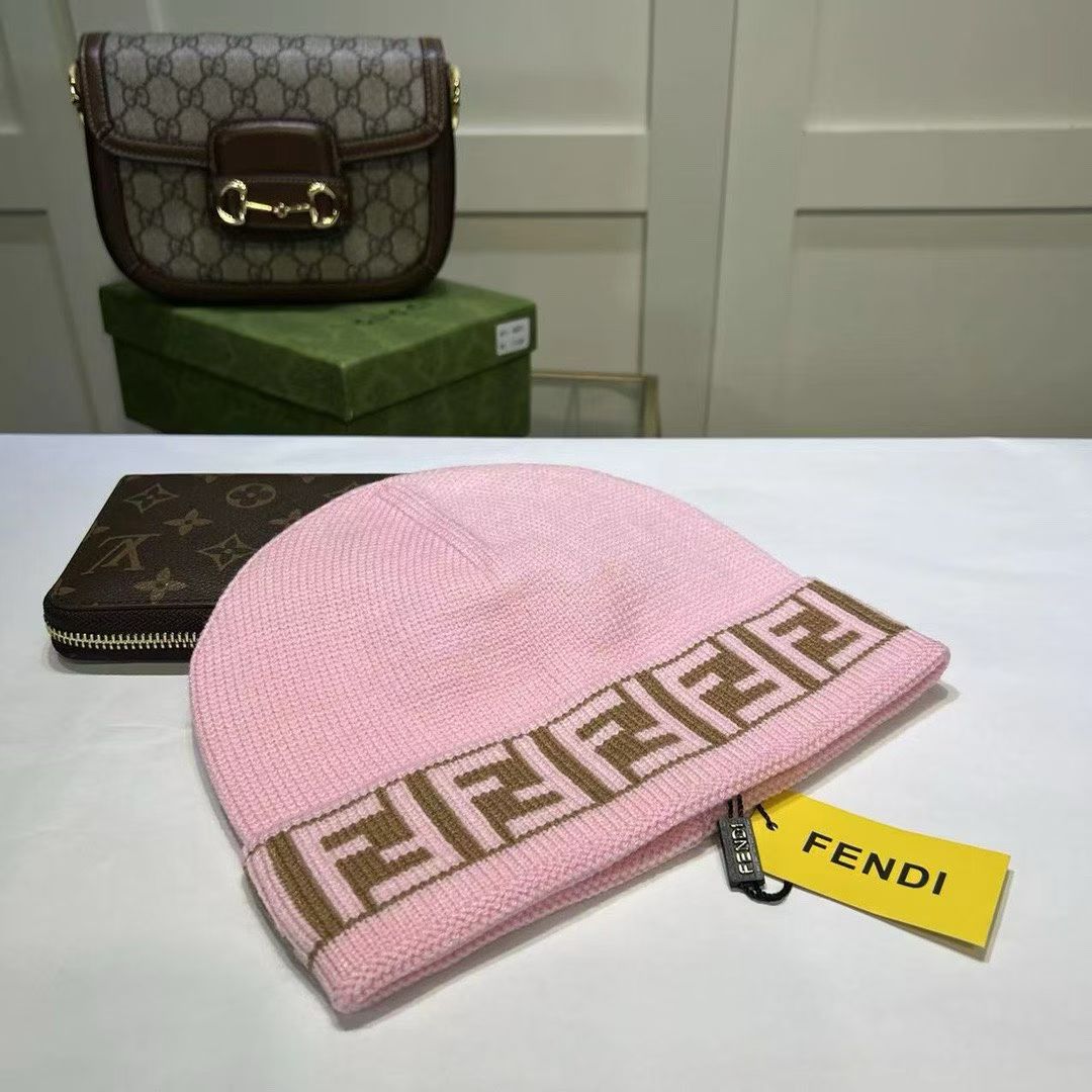 M1R86F44 Fashion hats