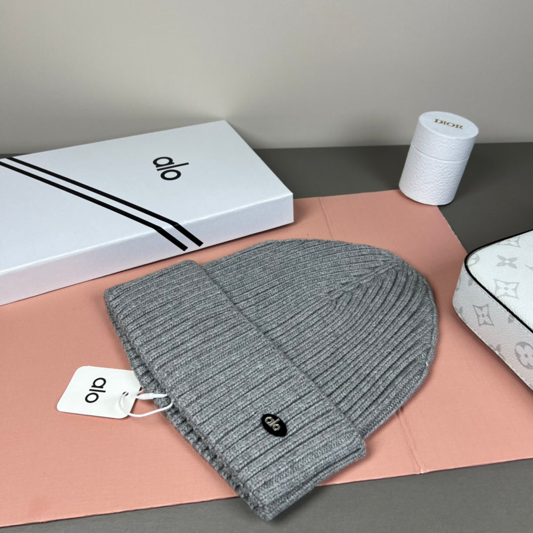 M1R96A28 Fashion hats
