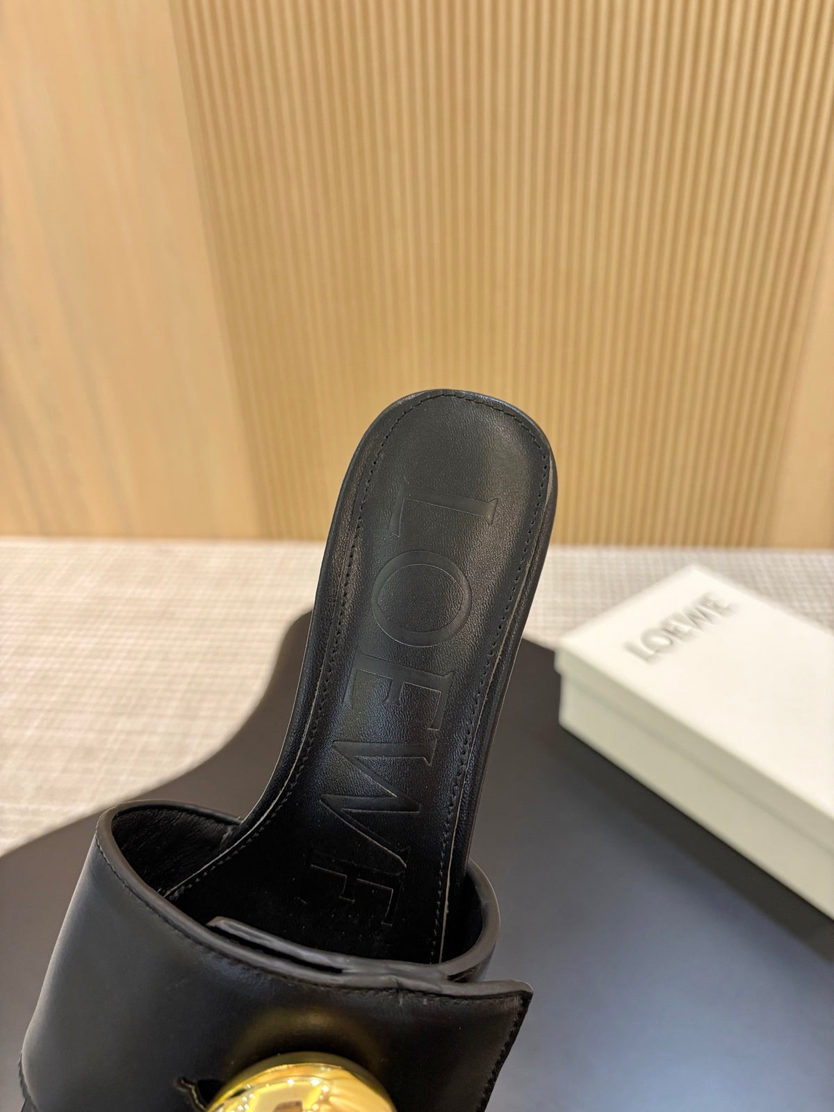 Z2X66V16 Popular high-quality leather Shoes