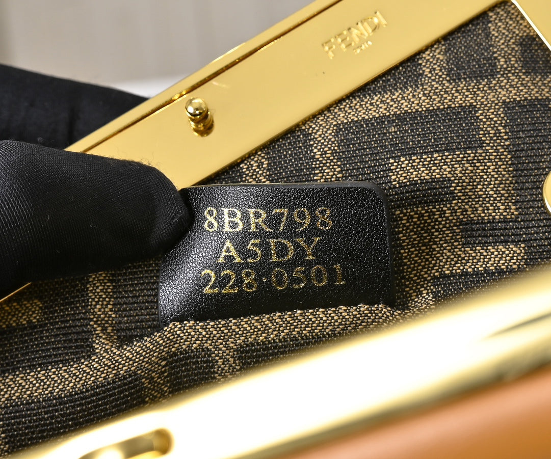 146NF8B Popular leather bag