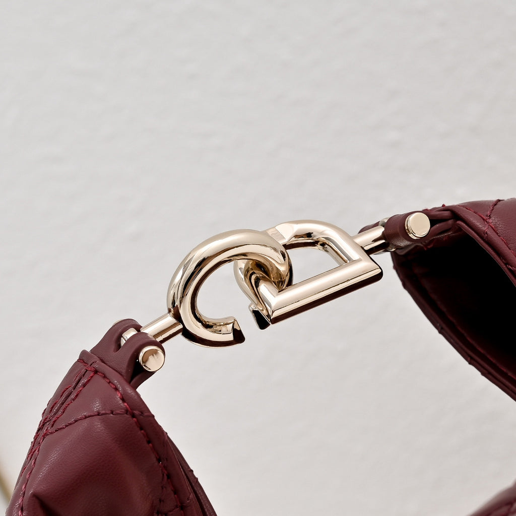 B1N96D35 Popular leather bag