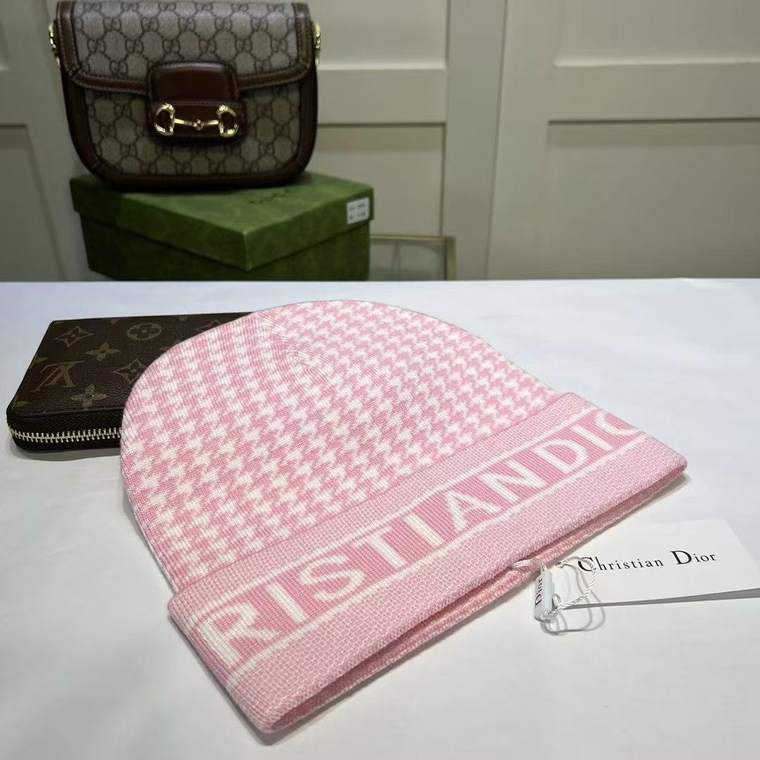 M1R86D57 Fashion hats