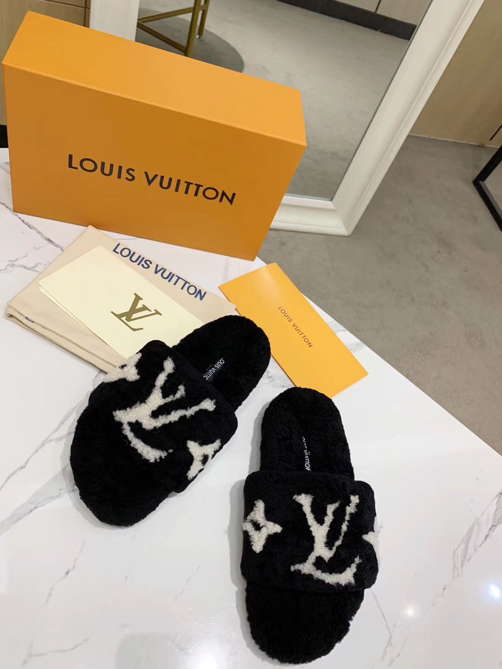 Z2P106E20 Fashion high-quality shoes